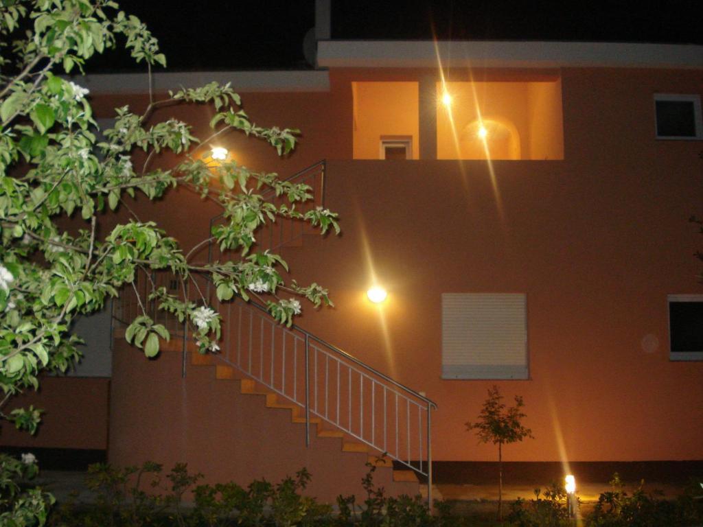 Apartments Luna Sukošan Eksteriør bilde